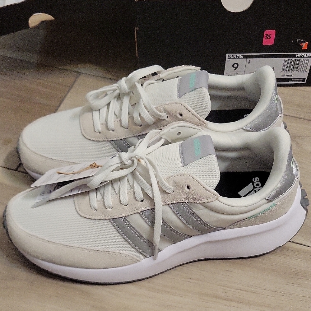 Adidas Cream and Gray Running Shoes - Picture 3 of 6